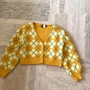 Women’s cropped knit sweater